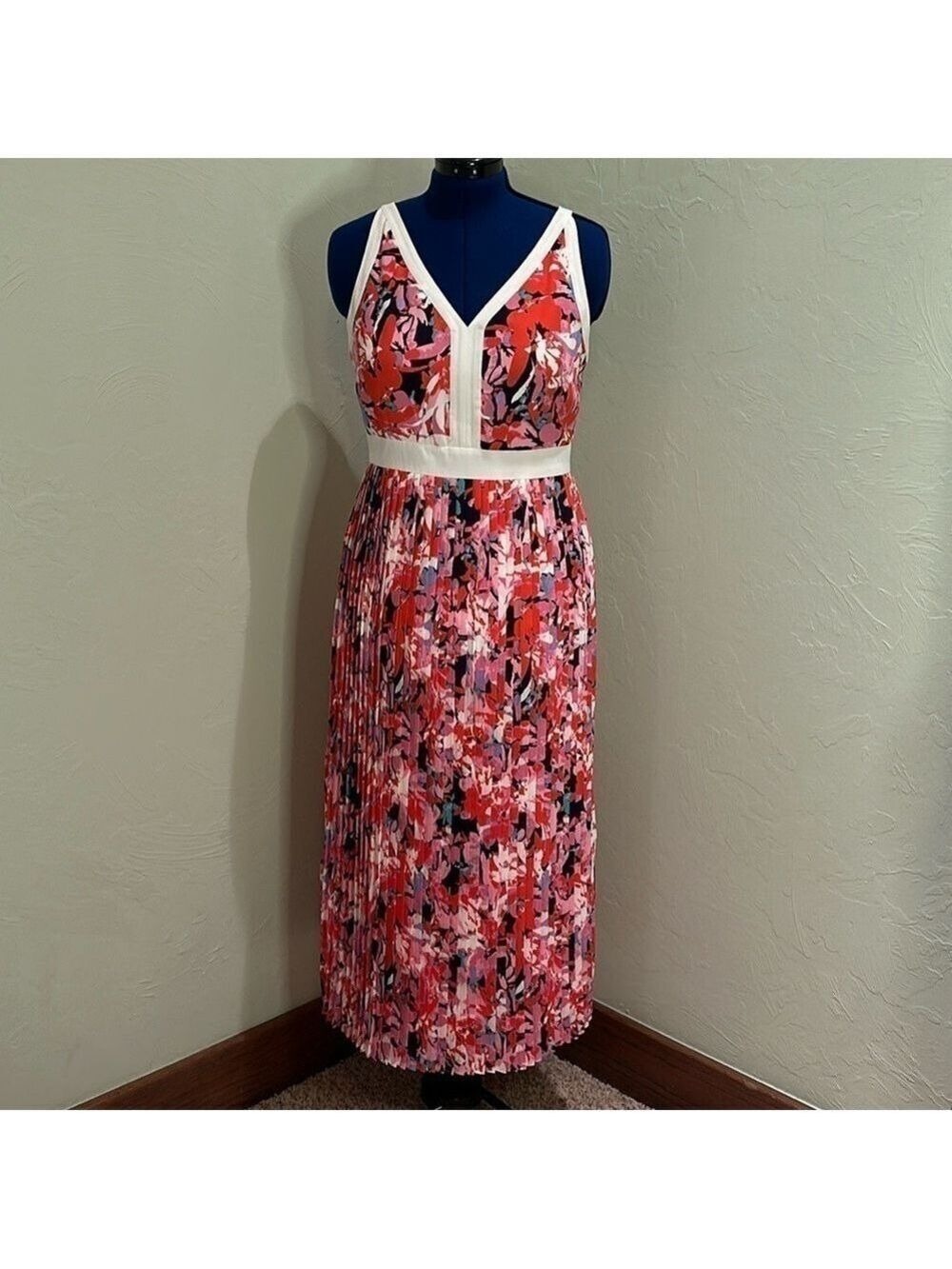 Katherine Kelly Pink Sleeveless Pleated Dress Size 10